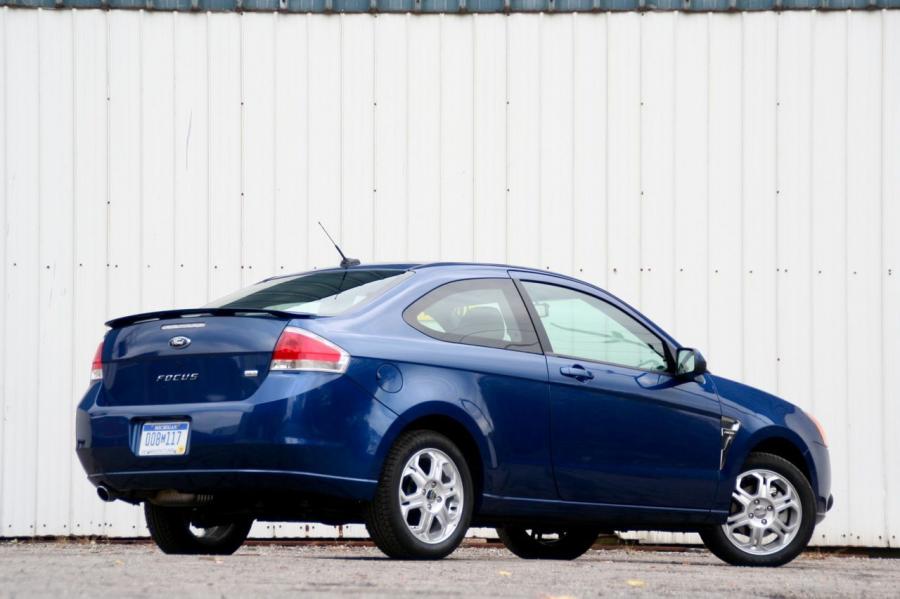  Ford Focus SES Coupe 2008 года  (фото 11 из 44)